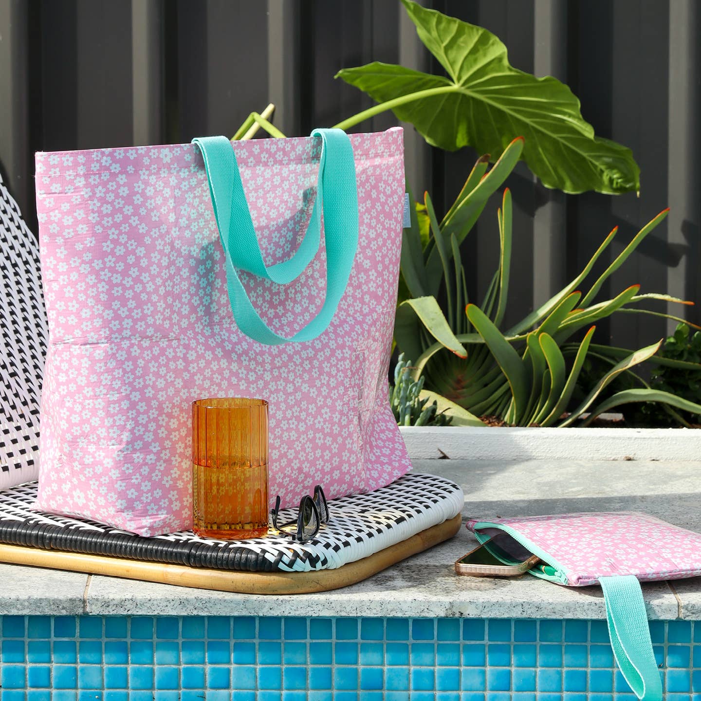 Hello Weekend Weekender Tote Bag - Pink Daisys